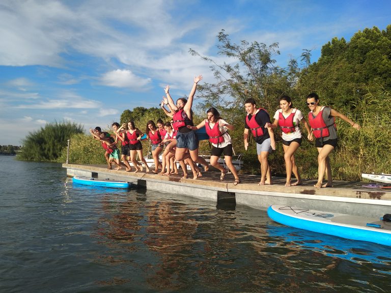 Niños celebrando cumpleaños